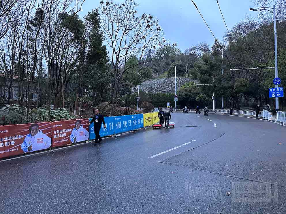 武汉马拉松健康跑终点租赁使用铁马护栏