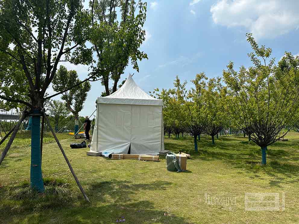 郑州篷房租赁搭建电音节尖顶篷房作为休息室来使用