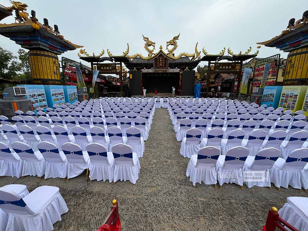 开封桌椅出租在阴雨天气会对活动现场进行保护