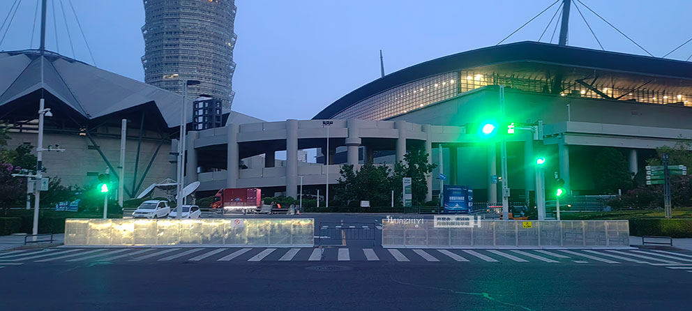  2025郑州跨境电商博览会，华熠防爆栏租赁助力场地安全