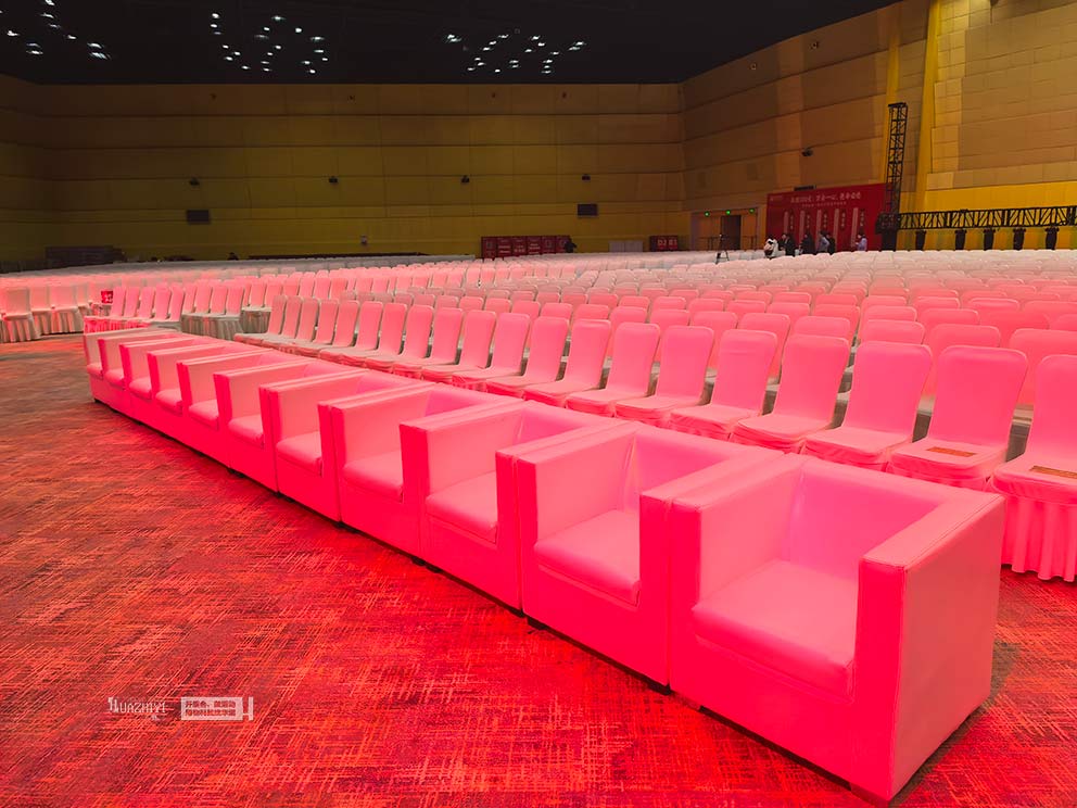 经络炮发布会由华熠道旗铁马租赁进行布场