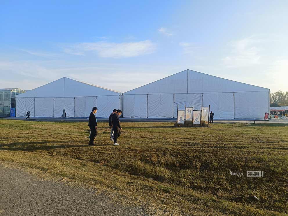 中原地展种业博览会由华熠桌椅篷房租赁进行布场