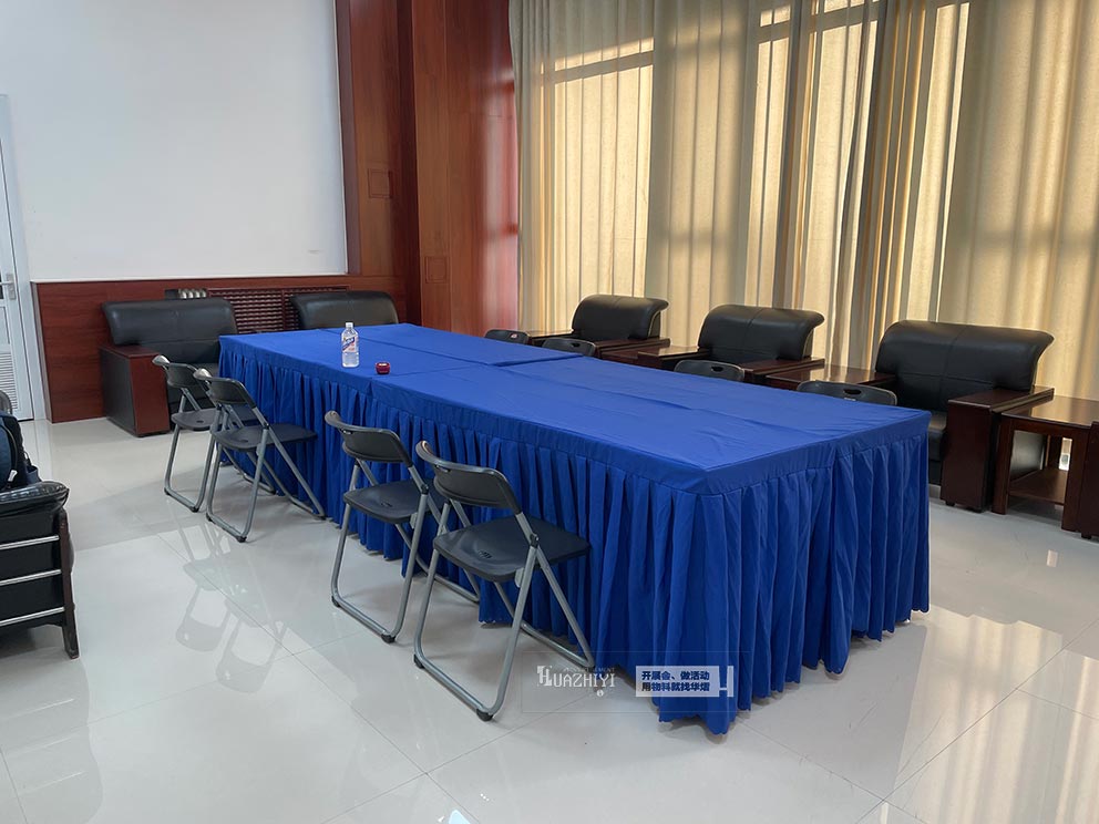郑州轻工业学院校园活动,华熠桌椅租赁进行布场
