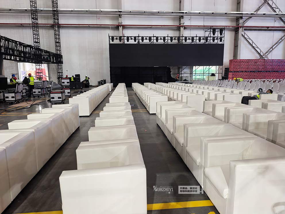 郑州沙发出租选款指南：按活动场景挑合适沙发