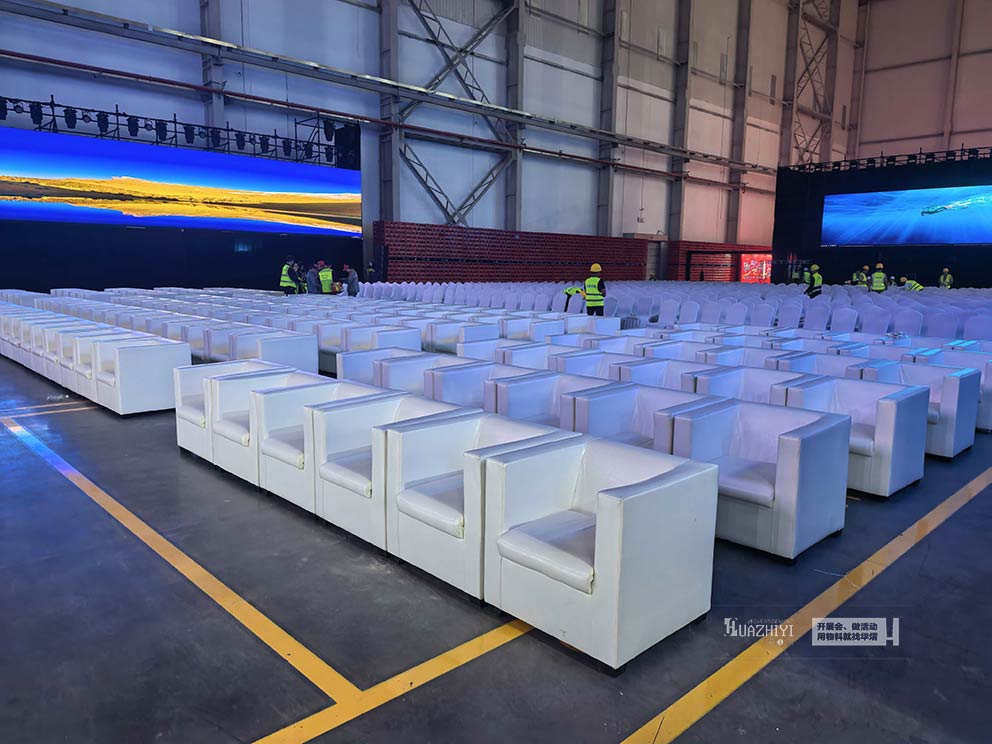 郑州沙发出租选款指南：按活动场景挑合适沙发