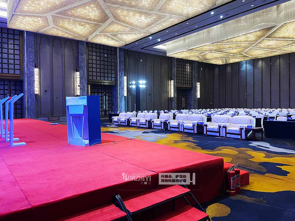  万达文华酒店活动，华熠桌椅桁架租赁进行布场