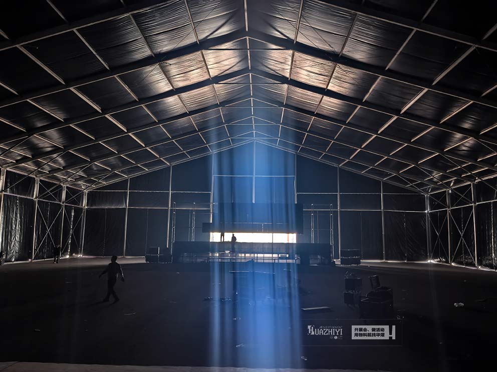 郑州华熠搭建智能互联网测试基地高8米，跨度40米篷房