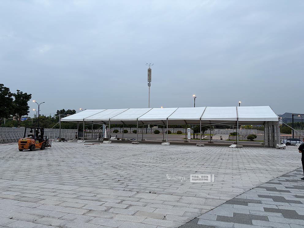 洛阳奥体中心群星演唱会篷房，郑州华熠进行搭建